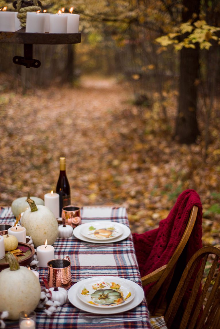 Fall Table Setting in the Woods + Mulled Wine Recipe – Charming North